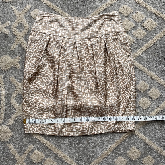 Banana Republic Gold/White Patterned 100% Silk Pleated A-Line Skirt Women’s 6 - Picture 8 of 9